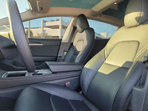 Used 2023 Tesla Model 3 Standard Range image 21