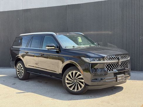 New 2026 Lincoln Navigator L Black Label AWD/4WD image 8