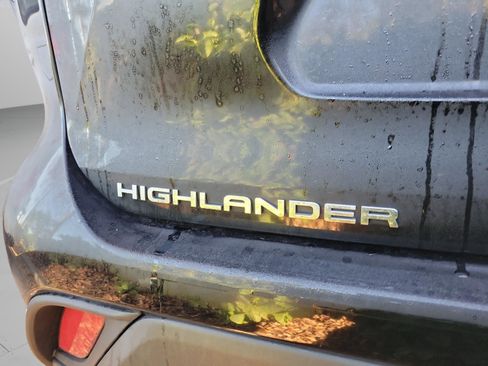 Used 2024 Toyota Highlander XLE image 21