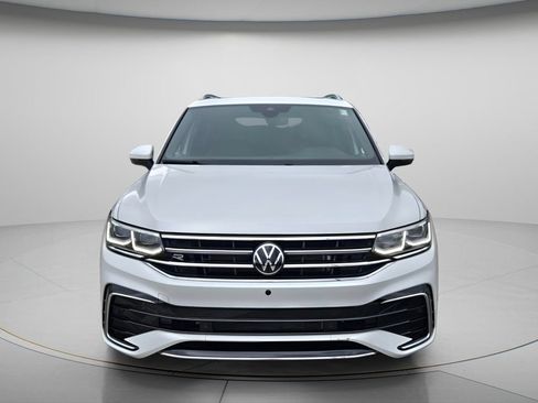Certified 2024 Volkswagen Tiguan SEL R-Line AWD/4WD image 5