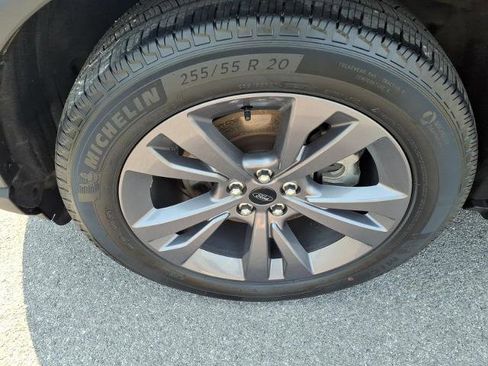 Certified 2025 Ford Explorer Active w/ Active Comfort Package AWD/4WD image 5