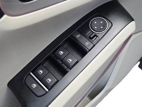 Used 2023 Kia Soul LX w/ LX Technology Package image 17