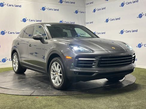 Used 2022 Porsche Cayenne image 1