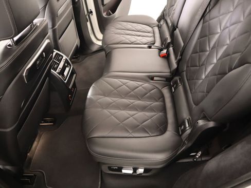 Used 2024 BMW X7 xDrive40i image 13