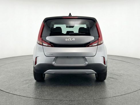 Used 2025 Kia Soul LX w/ LX Technology Package FWD image 7