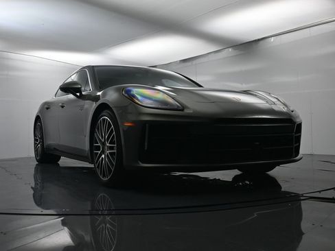 Used 2025 Porsche Panamera 4S image 54
