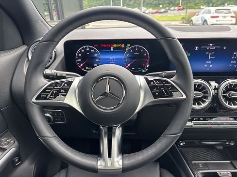 New 2025 Mercedes-Benz GLA 250 4MATIC image 42
