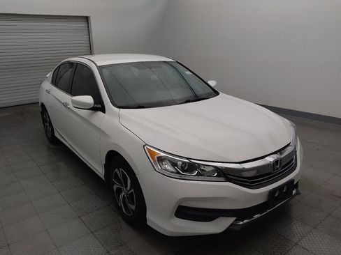 Used 2017 Honda Accord LX image 13