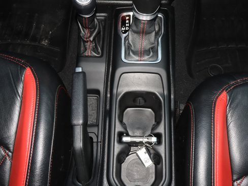 Used 2021 Jeep Wrangler Unlimited Rubicon AWD/4WD image 24