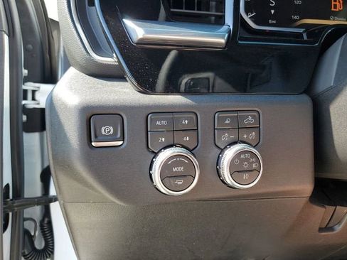 New 2026 GMC Sierra 2500 SLT w/ SLT Convenience Package AWD/4WD image 31
