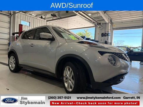 Used 2015 Nissan Juke SV w/ Technology Package AWD/4WD image 13