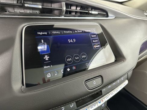 Certified 2023 Cadillac XT4 Luxury w/ Cold Weather Package image 16