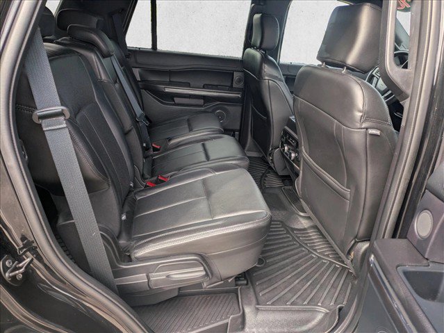 Used 2018 Ford Expedition XLT w/ Equipment Group 202A RWD image 17
