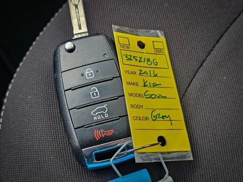 Used 2016 Kia Soul FWD image 36