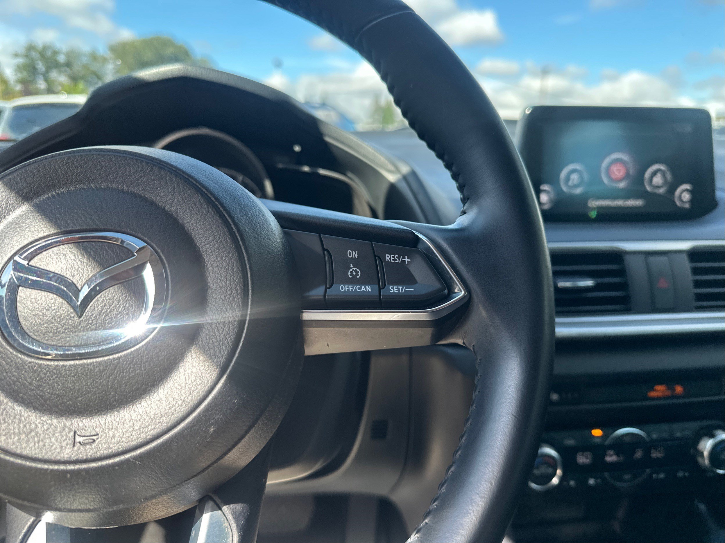 Used 2018 MAZDA MAZDA3 Touring FWD image 33