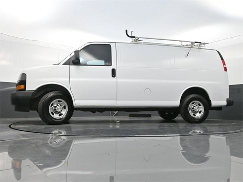 Used 2020 Chevrolet Express 2500 w/ Driver Convenience Package image 23