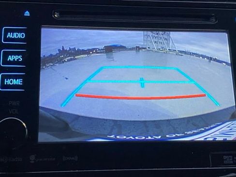 Used 2016 Toyota Prius Four image 13