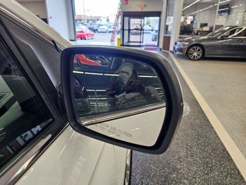 Used 2019 Ford Edge SEL w/ Equipment Group 201A AWD/4WD image 37