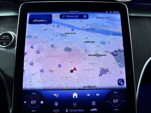 Used 2025 Mercedes-Benz C 300 4MATIC Sedan image 11