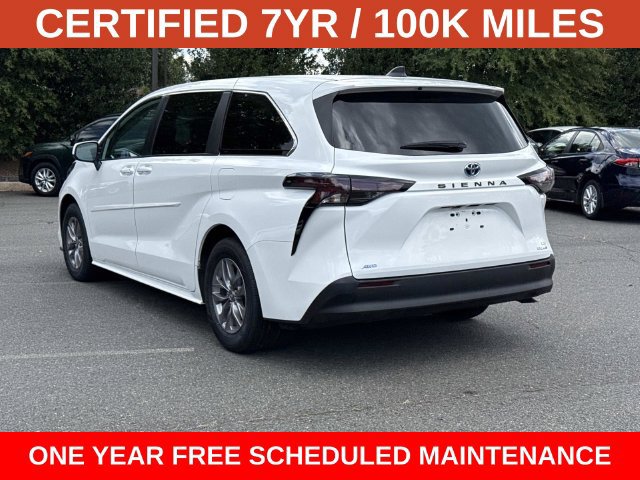 Used 2024 Toyota Sienna LE AWD/4WD image 4