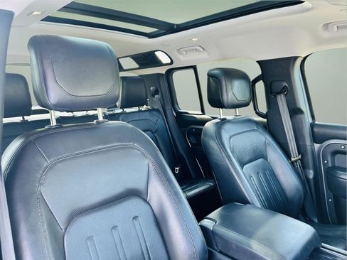 Used 2020 Land Rover Defender 110 HSE image 37