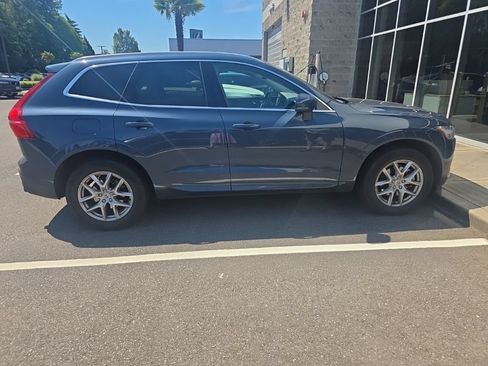 Used 2019 Volvo XC60 T5 Momentum w/ Premium Package AWD/4WD image 2
