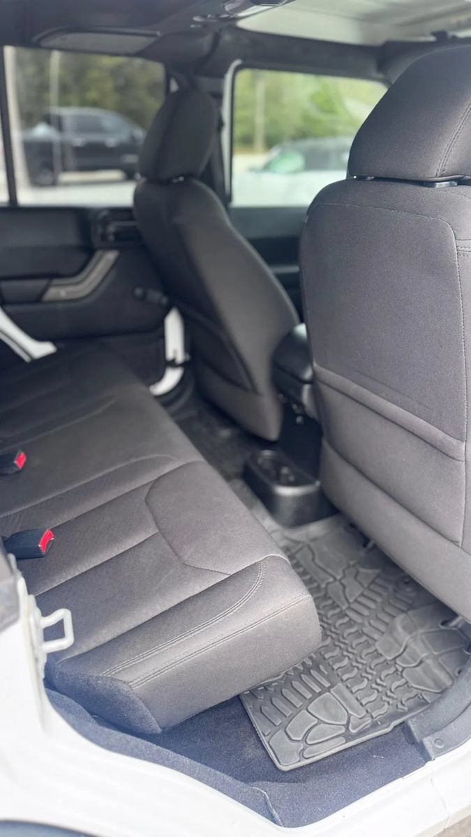 Used 2016 Jeep Wrangler Unlimited Sport AWD/4WD image 16