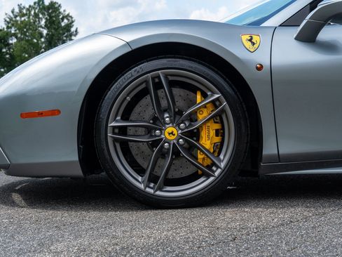 Used 2019 Ferrari 488 Spider RWD image 11