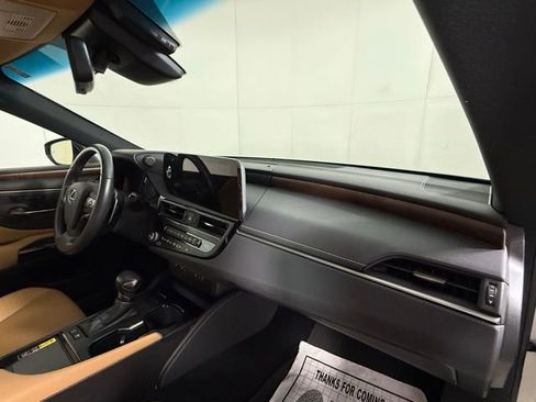 Used 2025 Lexus ES 300h 300h image 34