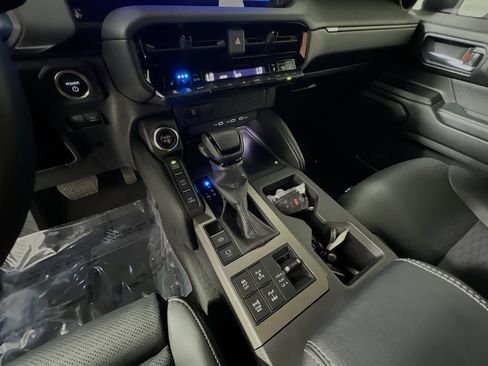 Used 2025 Toyota Land Cruiser Base image 25