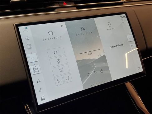 New 2025 Land Rover Range Rover Sport SE image 19