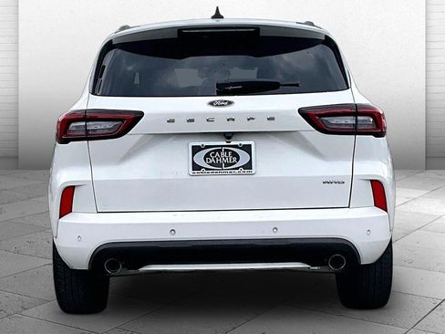 Used 2023 Ford Escape ST-Line Elite AWD/4WD image 3
