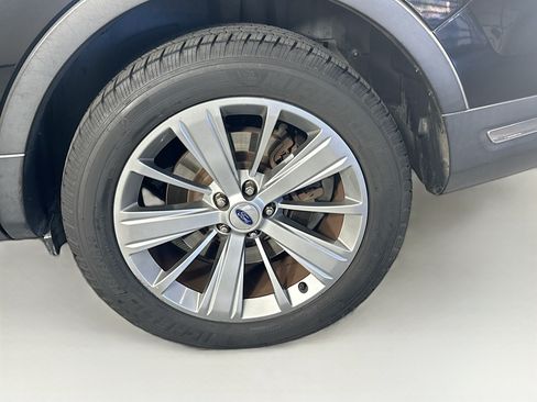 Used 2018 Ford Explorer Limited FWD image 11