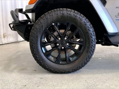 Used 2022 Jeep Wrangler Unlimited Sahara image 6