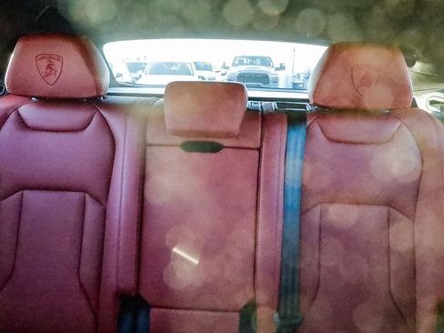 Used 2022 Lamborghini Urus image 23