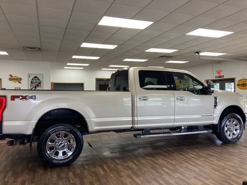 Used 2017 Ford F350 Lariat w/ Lariat Ultimate Package AWD/4WD image 7