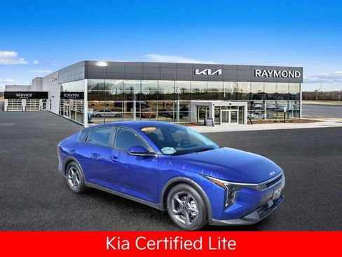 Certified 2025 Kia K4 FWD image 1