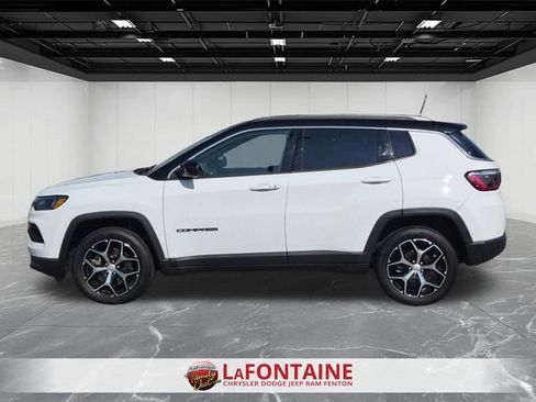 Used 2024 Jeep Compass Limited AWD/4WD image 2