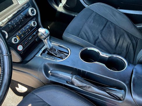 Used 2016 Ford Mustang Coupe image 13