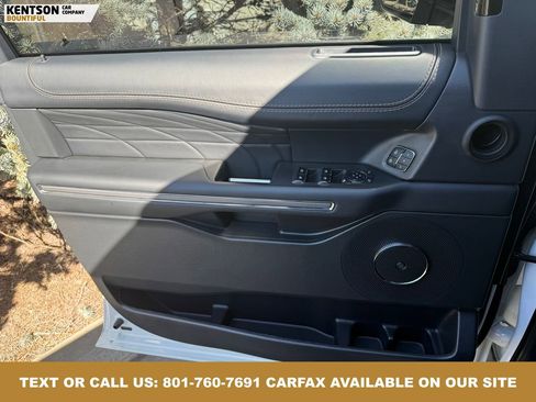 Used 2024 Ford Expedition Platinum image 19