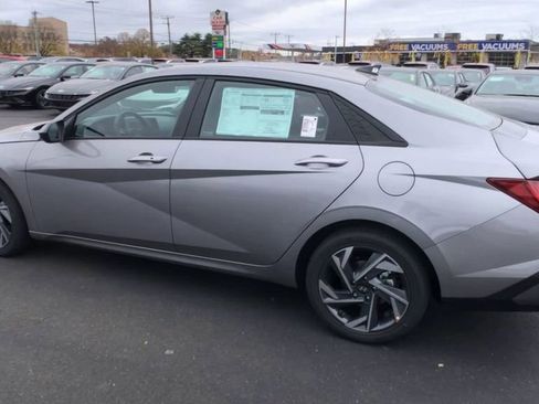 New 2026 Hyundai Elantra Blue image 8