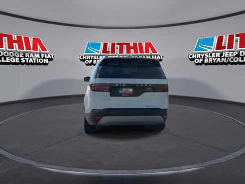 Used 2023 Land Rover Discovery S image 7