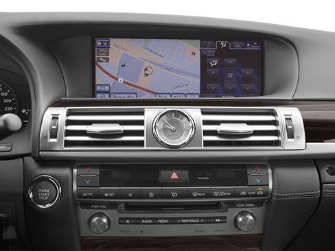 Used 2013 Lexus LS 460 w/ Comfort Pkg RWD image 9