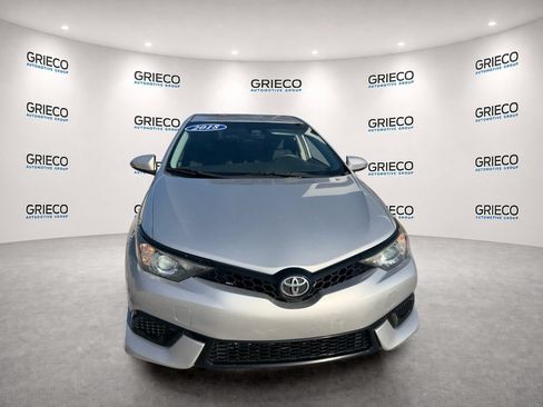 Used 2018 Toyota Corolla iM FWD image 2