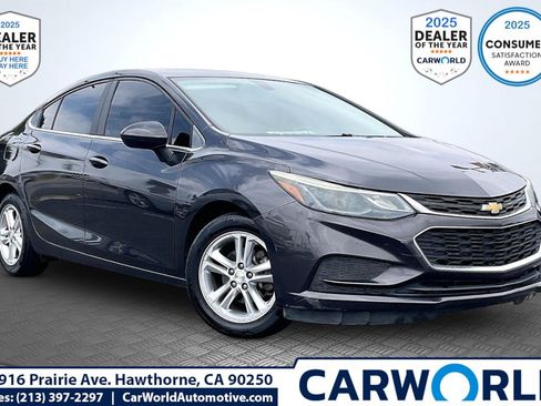 Used 2017 Chevrolet Cruze LT FWD image 1
