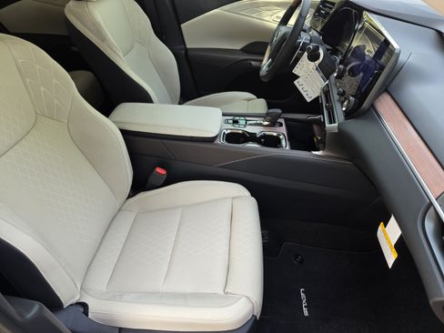New 2026 Lexus RX 450h AWD image 5