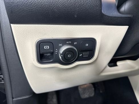 Used 2024 Mercedes-Benz EQB 250+ image 18