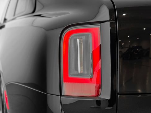 New 2026 Rolls-Royce Cullinan Black Badge image 49