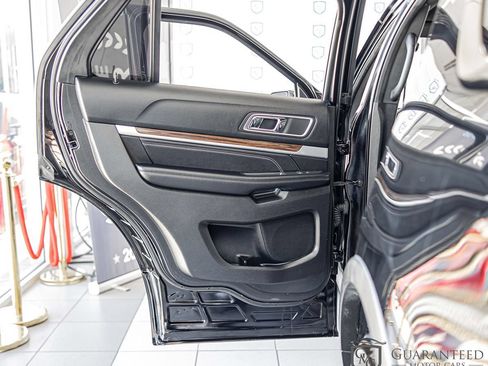 Used 2020 Ford Explorer XLT w/ Equipment Group 202A RWD image 36
