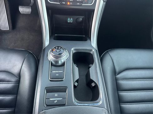 Used 2020 Ford Fusion SEL image 17